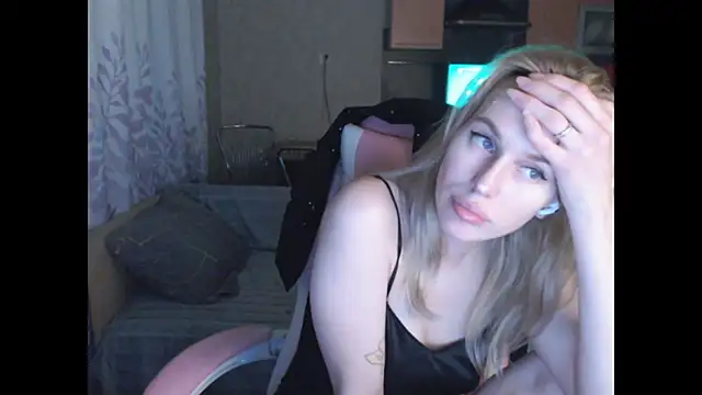 Elsa_Li's cam snapshot