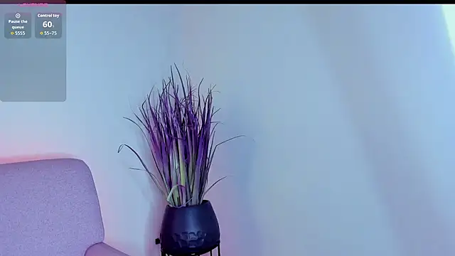 mia_quinn_'s cam snapshot