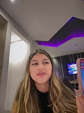 lunablossom_'s cam snapshot