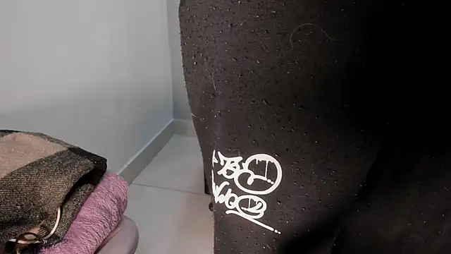 Bonniie_22 live sex cam