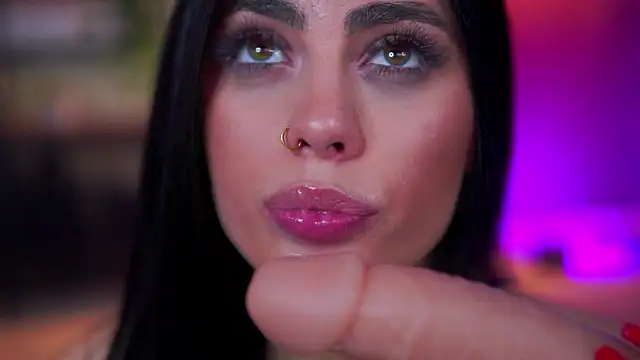 RavennaDArcy live sex cam