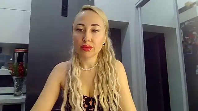 NanaGold2992 live sex cam