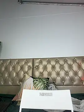 NaughtyNinnaXXX's cam snapshot