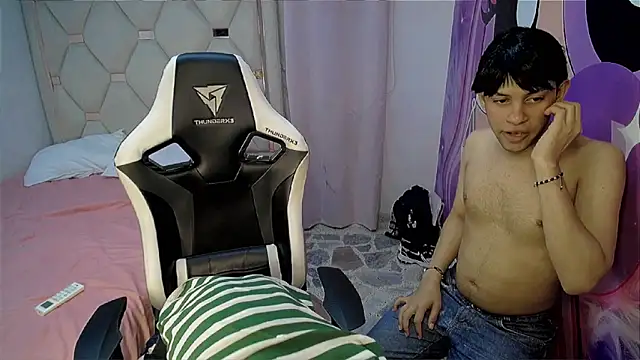 Yoxuee_'s cam snapshot