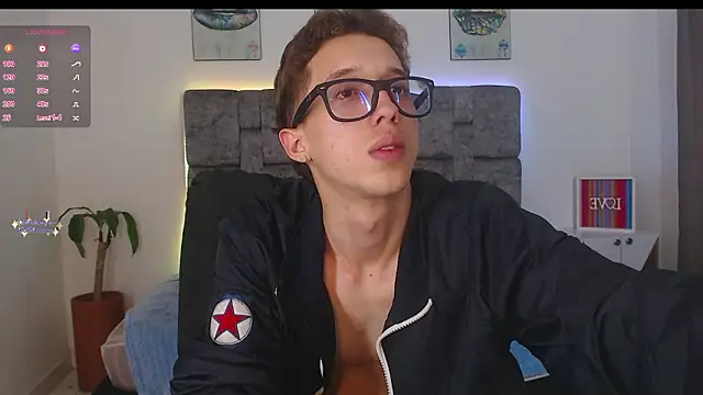 skinny_bigcock02's cam snapshot