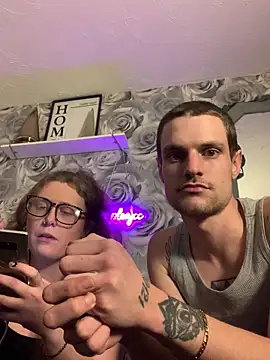 Young420BWC live sex cam