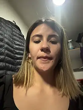 Andrea_19blonde live sex cam