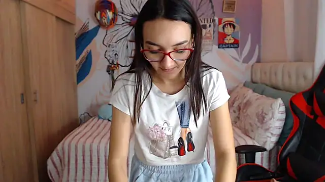 LinzyBaner's cam snapshot