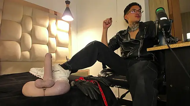 AlecBanne live sex cam