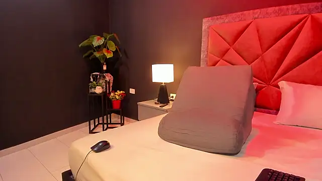 mia_milff's cam snapshot