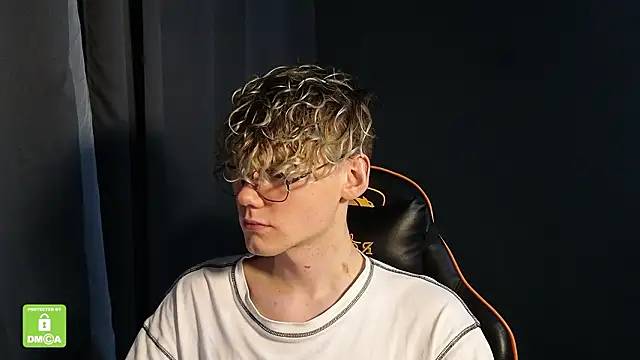 Keytaro live sex cam