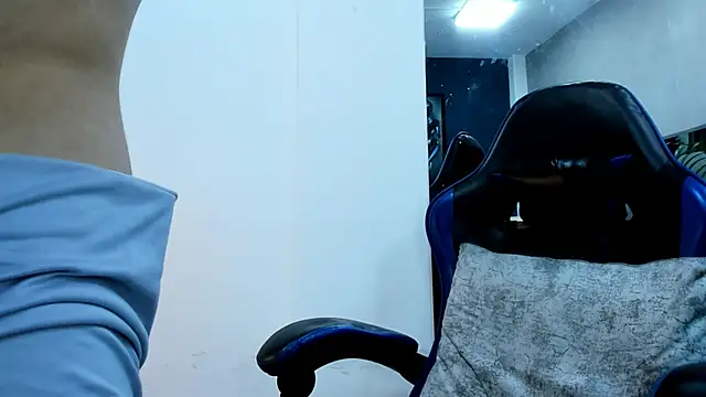 roan_birkin's cam snapshot