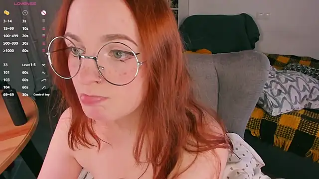 Alice_CutePerv live sex cam