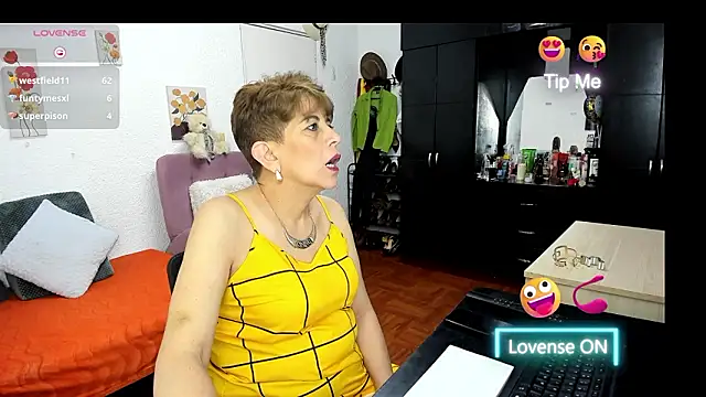 Angelina_Stone_65's cam snapshot