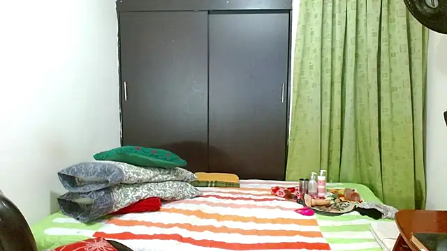 lunajones2024's cam snapshot