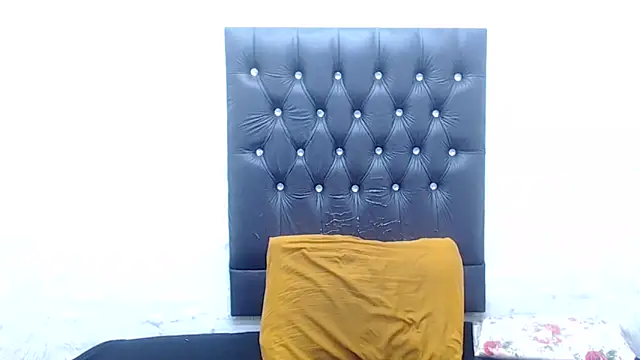 AUGUSTBLOOMxx's cam snapshot