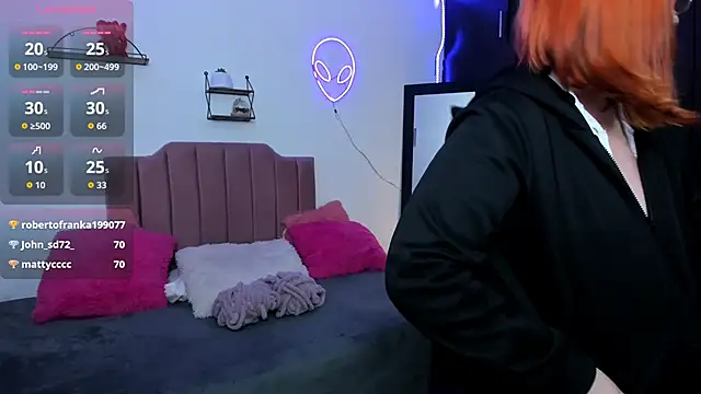 Nina_curves live sex cam