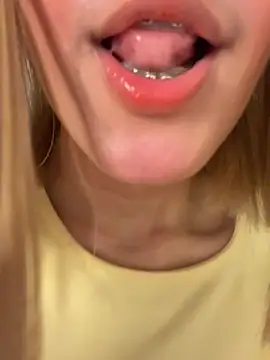 SweetBunnyGF's cam snapshot