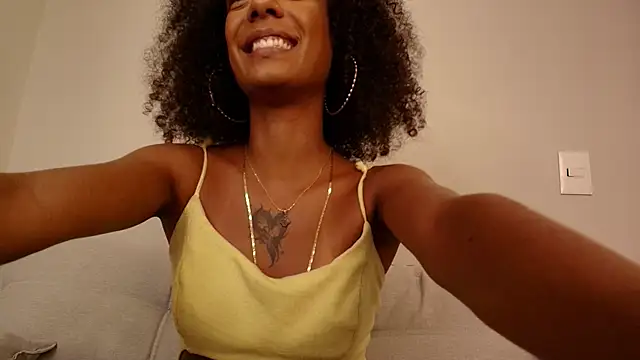 Lisa_Sutton's cam snapshot