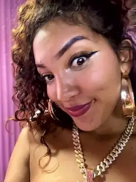 PrettyHamaica's cam snapshot