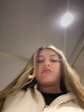 lunablossom_ live sex cam