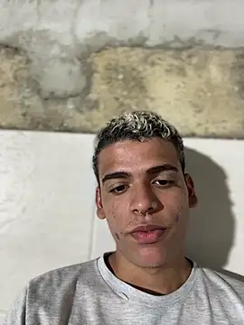 PrincesLeo live sex cam