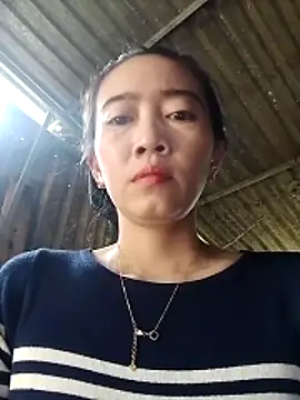 -Nicole-e's cam snapshot