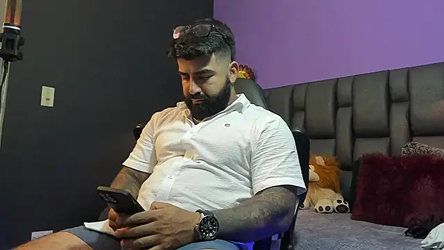 Lyon_vach live sex cam