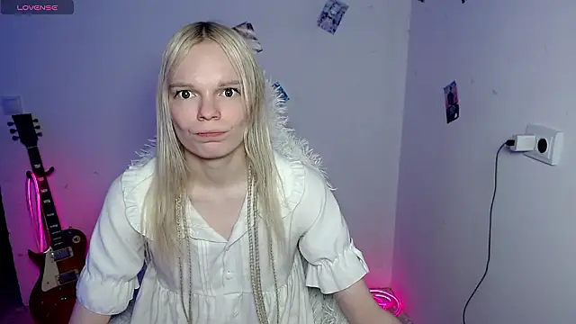 Emily_Nyaffee live sex cam