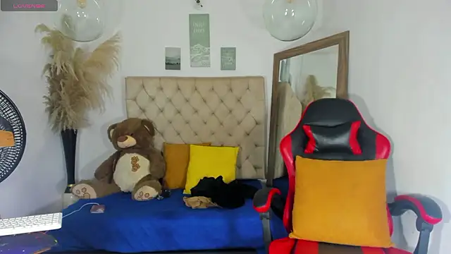 helena_copper_'s cam snapshot