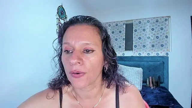 sofi_saliva2511 live sex cam