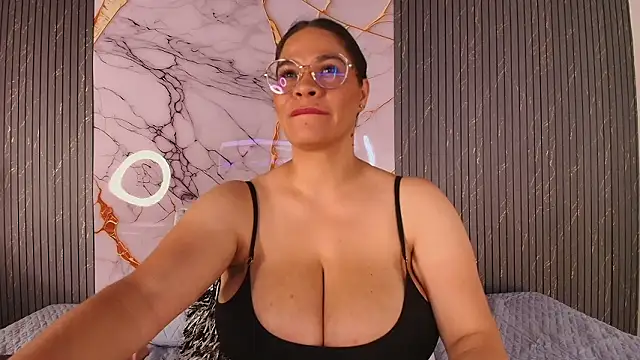 big_tits_in_your_face's cam snapshot