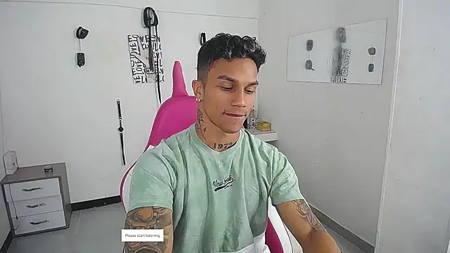 Leonard_Price live sex cam