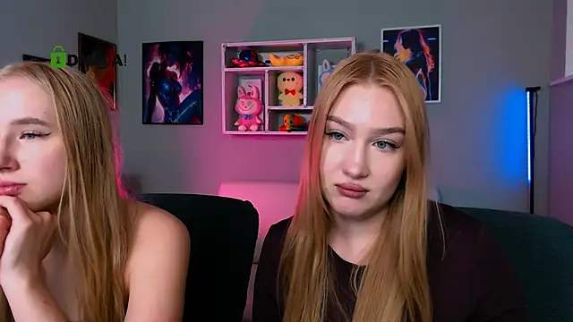 playful_sophie's cam snapshot