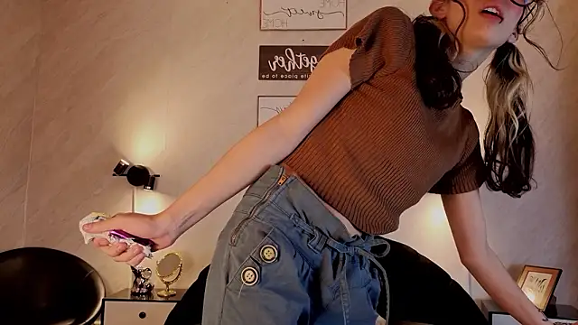 Emilia_Bons's cam snapshot