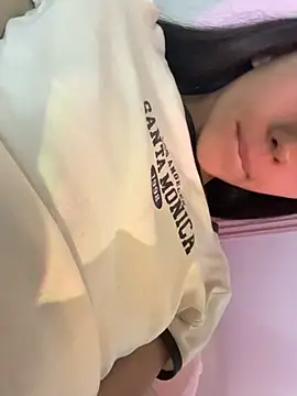 Lilybeeth live sex cam