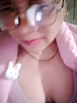 small-house123's cam snapshot