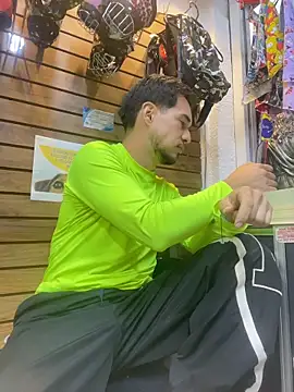 Leonardmoppet live sex cam