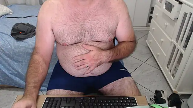 MysterBearMG live sex cam