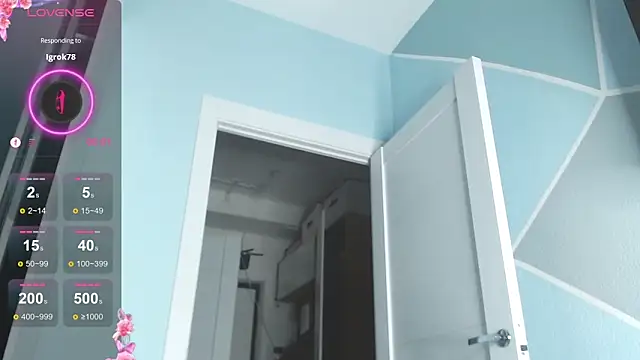 MilaniaCute live sex cam