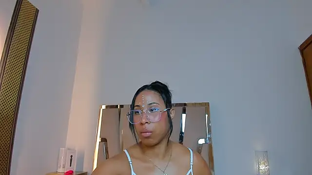 KarlieMoore live sex cam