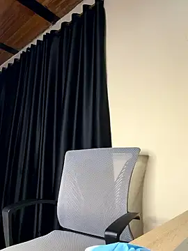 Cami_Leon2's cam snapshot