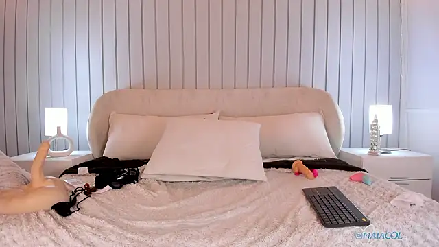 Maia_Collins's cam snapshot