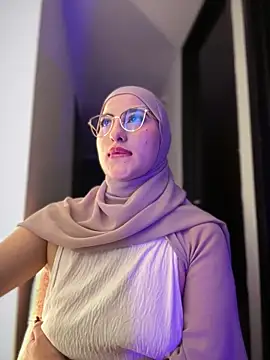 Badra_Abaid's cam snapshot