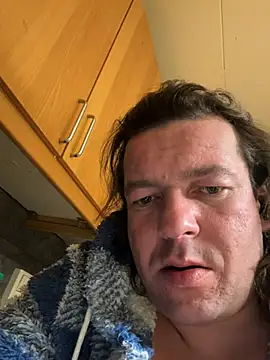 miguel910921 live sex cam