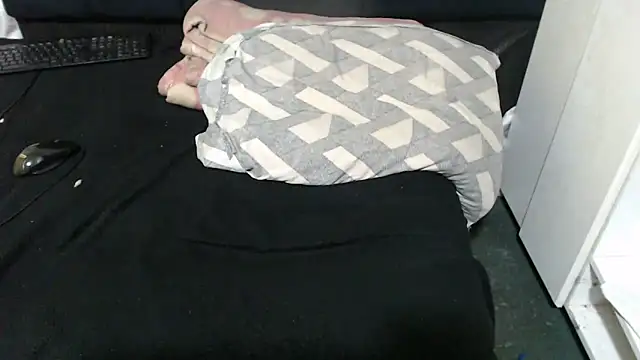 SweetHotBabby18's cam snapshot