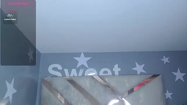 emma_wockll_t's cam snapshot