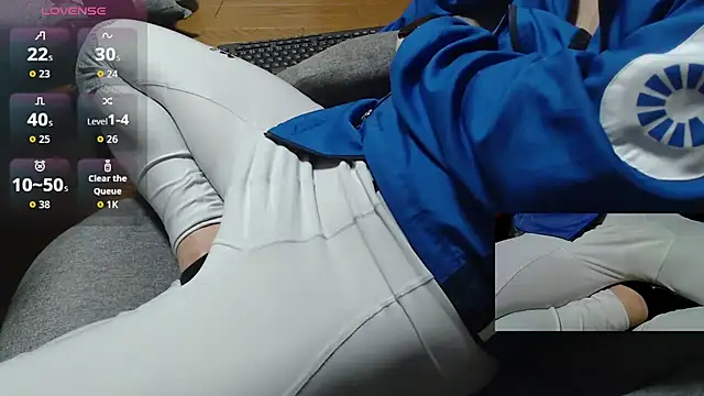 Yasu2000 live sex cam