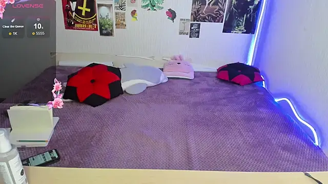 Cattie_w_'s cam snapshot