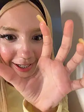 SweetBunnyGF live sex cam